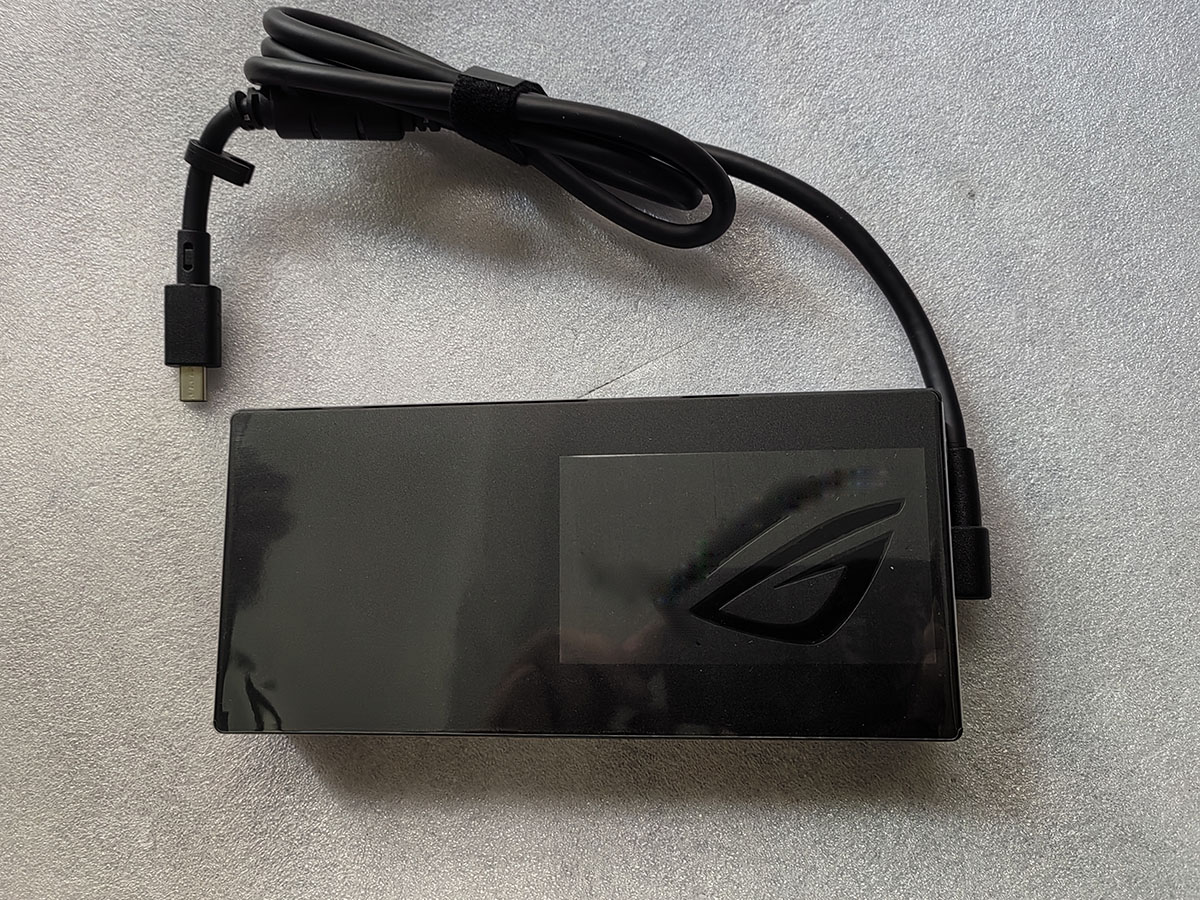 NEW 20V 19A Rectangle Conn 380 - огляд і ціна Pc Gaming Asus