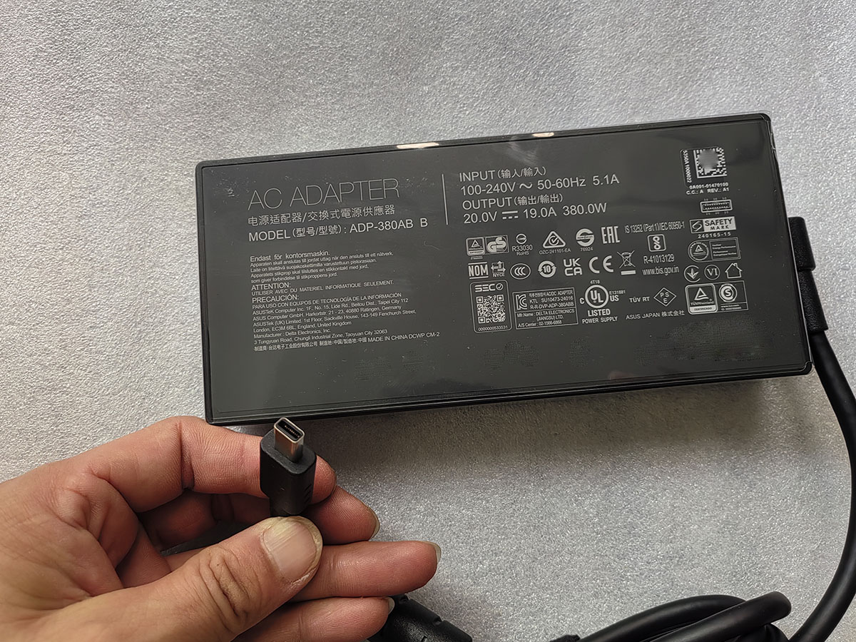 NEW 20V 19A Rectangle Conn 380 - огляд і ціна Pc Gaming Asus