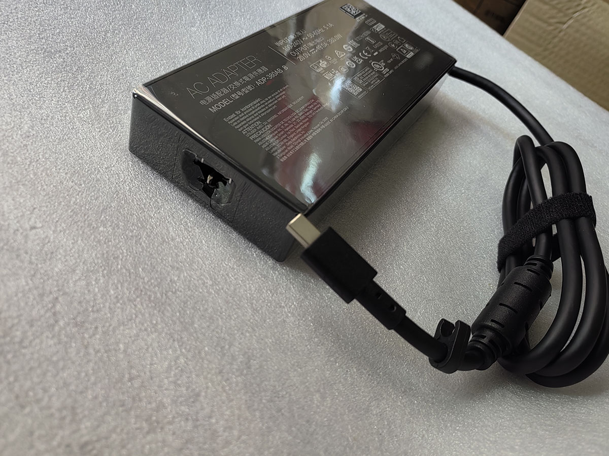 NEW 20V 19A Rectangle Conn 380 - огляд і ціна Pc Gaming Asus